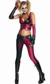 Harley quinn looks glamorous in all the costumes especially this nurse costume, it is the sexiest one from this list. Harley Quinn Costume Diy Halloween Guide 2019