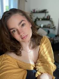 I'm forming a community. A space for healthy, happy individuals who value  humbleness, healing, and wholeness in their relationships and lives. Too  often, women are stereotyped as being catty, messy, or bitter.