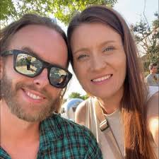 Does anyone in Jasper make car decals?