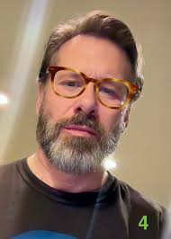 Qual você acha que me cai melhor? (Rodada 1) : r/glasses