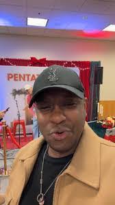 Kim Hedger's Instagram, Twitter & Facebook