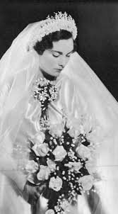 Birgitte Duchess Of Gloucester Tiaras Princess Alice Duchess Of Gloucester Rather Than A Tiara She Is Wearing A Glass Headress Royal Wedding Gowns Royal Wedding Dress Royal Weddings