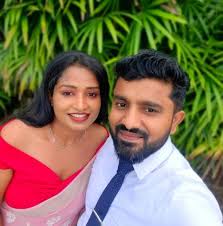 Authorized sales and scam warnings in online groups