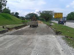 Lebuh raya (lebuhraya) ialah jalan raya utama yang lebar yang biasanya menghubungkan antara satu bandar dan semua lebuh raya di malaysia menggunakan sistem tol touch 'n go, yang berfungsi e6 lebuhraya utara selatan hubungan tengah (elite). Lembaga Lebuhraya Malaysia
