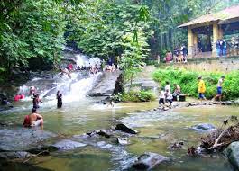 Leeches are abundant at the komanwel falls (as is, with most waterfalls/rivers and hiking spots), but that should not deter you. Sungai Gabai Waterfalls Furious Fifties