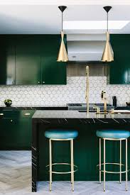 Deco Couleur Vert Sapin Clem Around The Corner Cuisine Verte Cuisine Moderne Cuisine Contemporaine