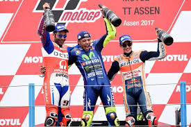 Rossi è quello che ha più esperienza, il solo ad avere qualcosa in più di tutti, però, ahimè, non basta solo quella oggi. Motogp Oggi Alle 17 00 La Replica Dell Ultima Vittoria Di Rossi Televisione Worldnews