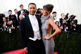 Chrissy teigen started modeling as a teenager, eventually landing on the cover of sports illustrated's swimsuit issue in 2010. The Chrissy Teigen And Courtney Stodden Controversy Explained Vox