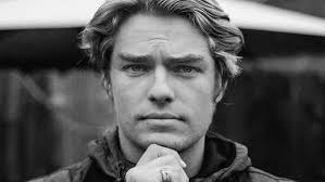 Stept Studios Signs Director Pat Hall