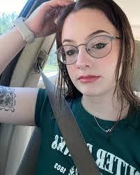 Candi Yates's Instagram, Twitter & Facebook