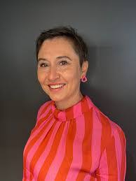 Debbie Hume's Instagram, Twitter & Facebook