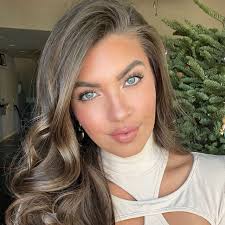 Angela Amezcua (@angkay7) • Instagram photos and videos