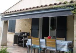 Dommage de ne pas avoir une 3eme platine de fixation pour un store de 6x3. Store Banne Coffre Select La Qualite Au Prix Abordable Rue Du Store Le Blog
