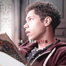 Max is a vibeee || hunter street is criminally underrated😭 || cc: @woodl  || #maxhunter #stonyblyden #hunterstreet #leosbionics #foryou #fyp #viral  #trending #dontletthisflop #blowthisup