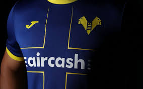 All'asta le maglie di Verona-Entella a sostegno di Caritas Diocesana Veronese