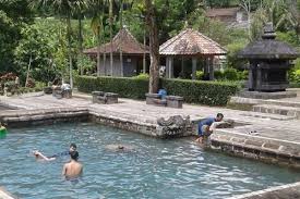 Pemandian air hangat candi umbul buka mulai pukul 06.00 hingga pukul 17.00 dan tutup setiap hari kamis karena air kolam dikuras. Candi Umbul Harga Tiket Masuk Spot Terbaru 2021