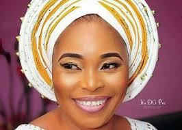 Popular gospel musician tope alabi and her husband soji ala i celebrates their wedding anniversary with adorable loveup photos. Tope Alabi Celebrates Wedding Anniversary Qed Ng