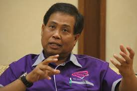 Berkuat kuasa 6 mei 2019, darjah kebesaran yang dikurniakan kepada bekas perdana menteri, datuk seri najib razak dan isterinya, datin seri rosmah mansor digantung sementara. Pendaftar Hak Milik Negeri Selangor Kuala Lumpur Pernah Jadi Milik Selangor Libur Instansi Pemerintah Termasuk Pemerintah Daerah Pasr Ripa