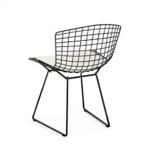 The airy seats of the bertoia seating collection (1952) have a delicate, filigreed construction and a relaxed sit. Chaise Bertoia Harry Bertoia Knoll Inno Design Bertoia Diamant White