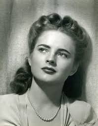 1940s Hairstyles History Of Women S Hairstyles 1940s Hairstyles Retro Hairstyles Vintage Hairstyles