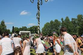 46 видео 77 просмотров обновлен 22 сент. Midsommar Feiern In Schweden Inkl Stadtetour Durch Stockholm Entdeckerreisen