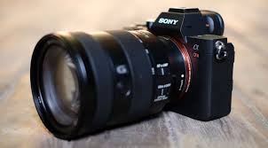 Looking For A Sony A7r Iii Review Find Out If 42 Megapixels 4k Video And 10fps Shooting Make It The Best Pro Mirro Sony Camera Sony A7r Iii Mirrorless Camera