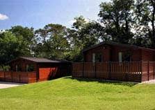 Bluebell lodge & fell view lodge are two delightful three bedroomed log cabins situated in the heart of the lake district at limefitt park together with its delightful surroundings of the mountains and lakes on the doorstep, this is a truly magical place to stay. 88 Windermere Lodges 27 Windermere Lodges With Hot Tubs