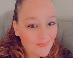 Leah Pickard's Instagram, Twitter & Facebook