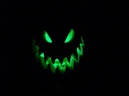 12 Cool Halloween Jack O Lanterns To Make Dark Green Aesthetic Halloween Jack O Lanterns Halloween Wallpaper Iphone