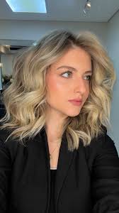 UM BLOND SÓ DELA✨, Construção de um loiro exclusivo, respeitando fundo,  textura e identidade., Mais do que cor, é entrega com amor! , Por @anakiki  , Com @lanzabrasil , #LoiraDosSonhos ...