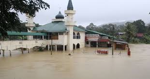 Banjir besar paling buruk dalam sejarah negeri kelantan. Mangsa Banjir Di Kelantan Naik Mendadak