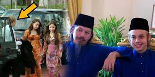 Ayob said raja azlan muzaffar shah sultan nazrin shah was appointed raja kechil besar of perak effective, friday. Getting To Know Raja Ahmad Nazim Azlan Shah