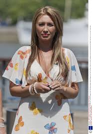 Original towie star, celebrity big brother semi finalist, dancing on ice, tv personality, autobiography, clothing line. Lauren Goodger Denies Taking Drugs