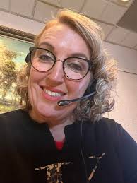 getting my hair done by my therapist 💅