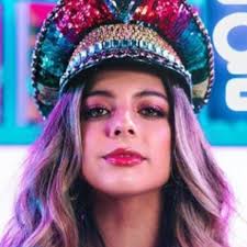 Daniela Legarda y su polémico estreno como cantante