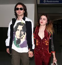 This page has been opened for frances fans. Frances Bean Cobain And Her Boyfriend Matthew Cook At Lax 07 Gotceleb