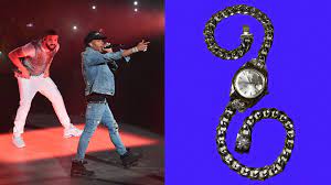 Viimeisimmät twiitit käyttäjältä drizzy (@drake): Drake Knows The Best Gift Is A Customized Rolex Gq