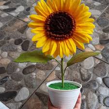 Kali ini saya akan membagikan tutorial bunga matahari dari kain flanel. Bunga Matahari Flanel Pot Shopee Indonesia