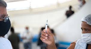 Adultos que tenham tomado a segunda dose da vacina, ou a dose única, há mais de cinco meses têm direito à dose de reforço na quarta (24) e quinta (25), a . Sp Aplica Dose De Reforco Em Idosos De 60 Anos E Profissionais Da Saude Noticias R7 Sao Paulo