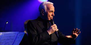 C'était aussi un immense acteur qui écrivait des scénarios ou encore des dialogues. Charles Aznavour Sera Inhume Samedi Dans La Stricte Intimite Dans Les Yvelines