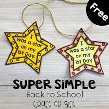 Need A Simple 1st Day Craft Or Teachers Gift Grab This Simple Activity For Fre Back To School Necklaces Back To School Crafts For Kids Back To School Crafts