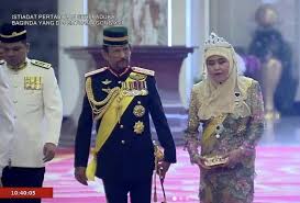 How is the new king selected? The Royal Watcher On Twitter The Various Malaysian Sultans And Their Consorts At The Lavish Installation Of The Yang Di Pertuan Agong King And Raja Permaisuri Agong Queen Of Malaysia At The Istana