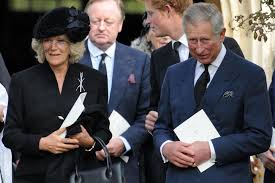 Diese miniatur blatt feiert die ehe von hrh prince charles und frau camilla parker bowles. Prinz Charles Er Flehte Camilla An Nicht Zu Heiraten Gala De