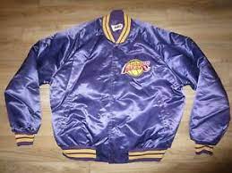 Um ihnen bei der entscheidung etwas unterstützung zu geben, hat unser erfahrenes camouflage testerteam abschließend den testsieger ausgewählt, welcher ohne. La Lakers Los Angeles Nba Chalkline Basketball Jacke Xl Herren Ebay