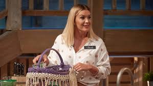 Erről fotót is mutatott az exfocista, aki egyébként úgy tűnik, hogy a cipőjét jobban. Hodi Pamela Ferjhez Ment Es Mar Jon Is A Baba 24 Hu