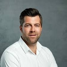 Jan Martin's Instagram, Twitter & Facebook