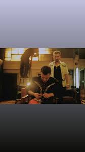 La segunda temporada de la reina del flow fue estrenada el lunes 26 de abril por caracol televisión en colombia, a las 9:00 pm (hora local). La Reina Del Flow Ar Twitter Detras De Camaras Charly En El Escondite De Manin Lareinadelflow Lrdf Lareinadelflow1 Lrdf1 Detrasdecamaras Carloscruz Charlyflow Charly Lucio Carrancho Manin Set Rodaje Puroflow Flow