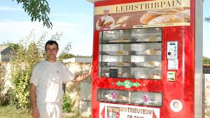 Le Boulanger Installe Un Distributeur De Pain