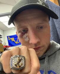 Dan Mayes (@dmayes18)