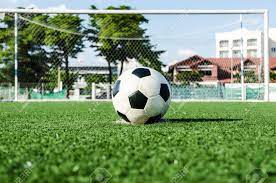 When a penalty is taken only the penalty taker and the opposing goalkeeper (who must stay on his the curved part of the 'd' is an arc of a circle, of radius 10 yards, centered on the penalty spot. Soccer Football Penalty Spot Fur Elfmeter Lizenzfreie Fotos Bilder Und Stock Fotografie Image 16394524